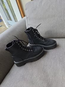 H&M black boots uk4