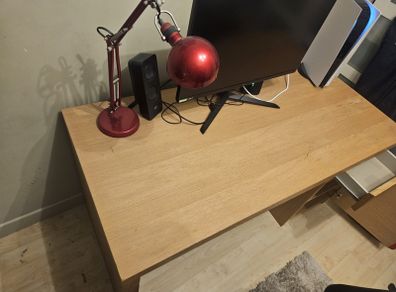 Desk wooden