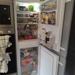 Whirlpool 50/50 integrated fridge freezer