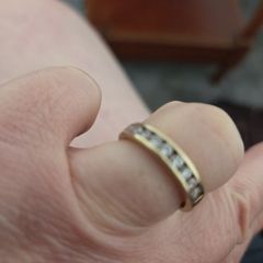 9 carat gold ring