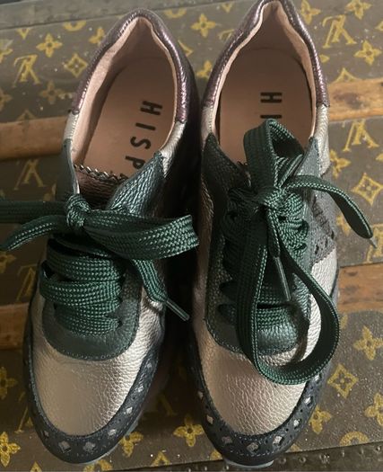 Hispanics trainers