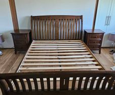 Complete Solid Wood Bedroom Set Sleigh bed, 2 Nightstands & Dresser with Mirror