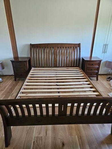 Complete Solid Wood Bedroom Set Sleigh bed, 2 Nightstands & Dresser with Mirror