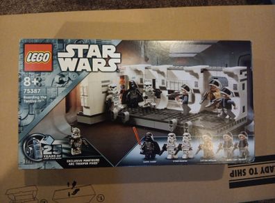 LEGO Star Wars 75387 - Boarding the Tantive IV