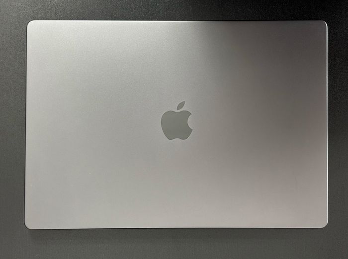 MacBook Pro M4 48GB 512GB SSD 16 inch 3 Months Warranty - new condition
