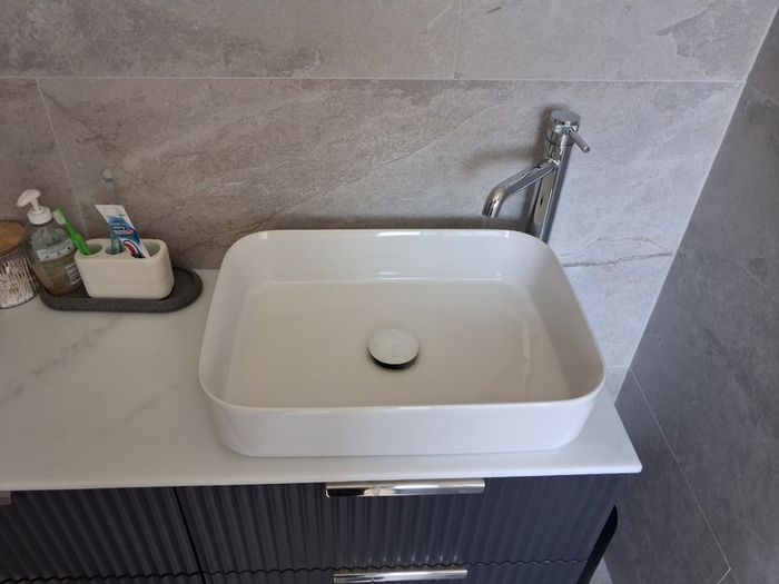 Bathroom sink