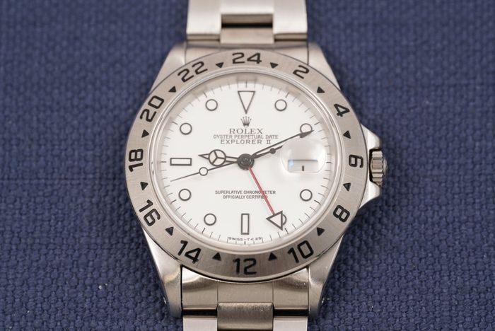 Hautology Watches WhatsApp Broadcast Group