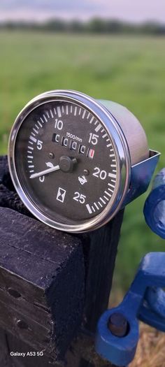 Massey  290 590 rev clock