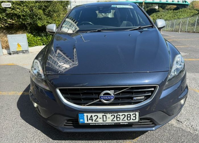 Volvo (2014) V40 D3 R-design Automatic  161k Km