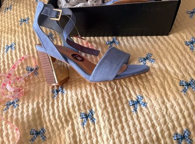 Block heel extra wide sandals