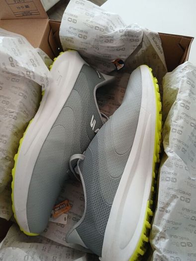 golf shoes
