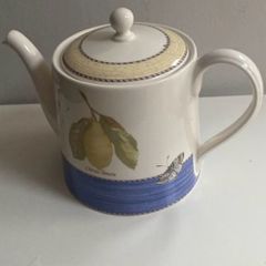 Sarah's Garden from the Wedgwood collection tea pot