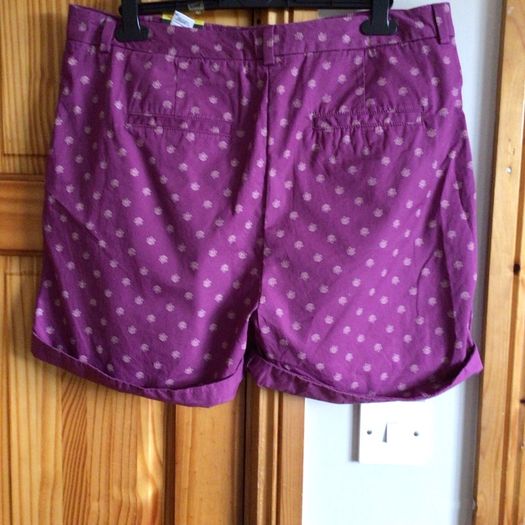 BNWTS Ladies M&S Purple Patterned 100% Cotton Shorts size 16 includes Postage