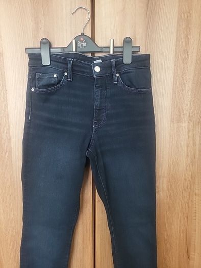 Shaping Skinny Jeans