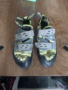 Climbing Shoes size 7