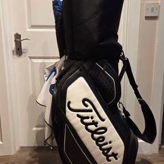 titleist mid size tour bag
