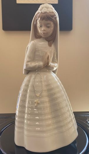 Nao Praying Communion Girl
