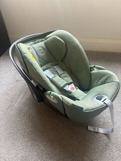 Cybex Cloud T i-size Car seat