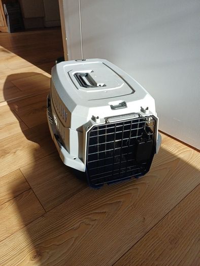 Cat carrier