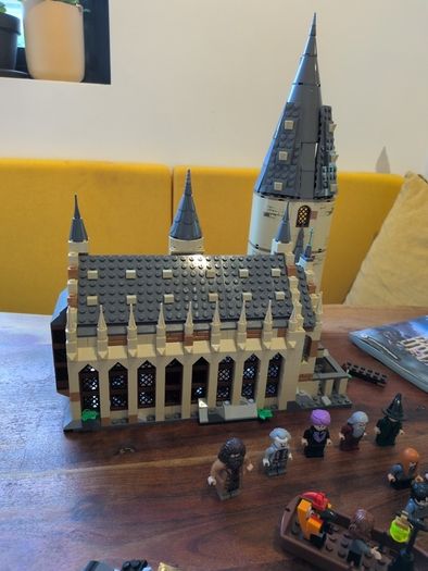 Harry Potter lego castle & 10 figures