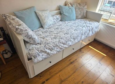 Hemnes IKEA Day Bed