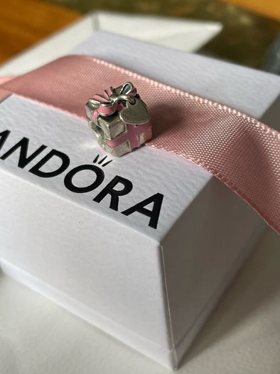 Pandora charm Present gift box with heart and pink ribbon Charm New