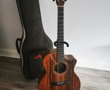 Mayson Topaz Acoustic Guitar & GM-25 deluxe gig bag