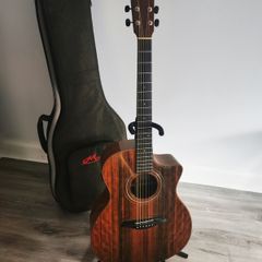 Mayson Topaz Acoustic Guitar & GM-25 deluxe gig bag