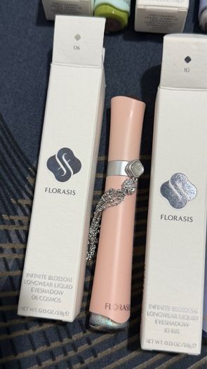 K beauty florasis longwear liquid eyeshadow new