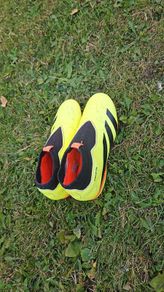 Adidas Predator boys football shoes