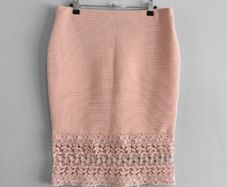 Pre Owned Primark Dusty Pink Ribbed Pencil Skirt with Crochet Lace Hem