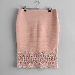 Pre Owned Primark Dusty Pink Ribbed Pencil Skirt with Crochet Lace Hem