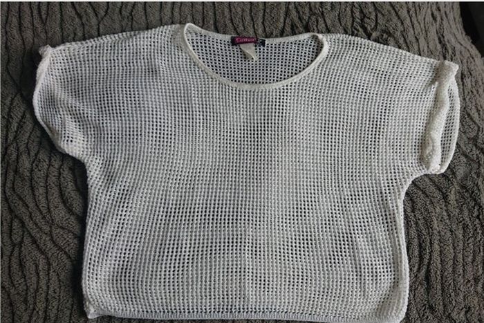 White Hollow Top Size 10