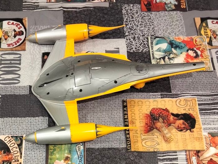 Star Wars Naboo Starfighter incomplete
