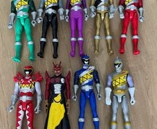 Power Rangers figures