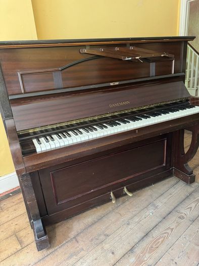 upright piano FREE