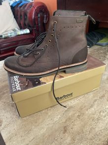 Barbour boots size 9