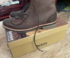 Barbour boots size 9