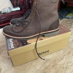 Barbour boots size 9