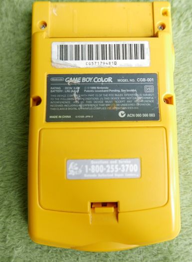 Nintendo Game Boy Color - Yellow , works well (for sale without the game)