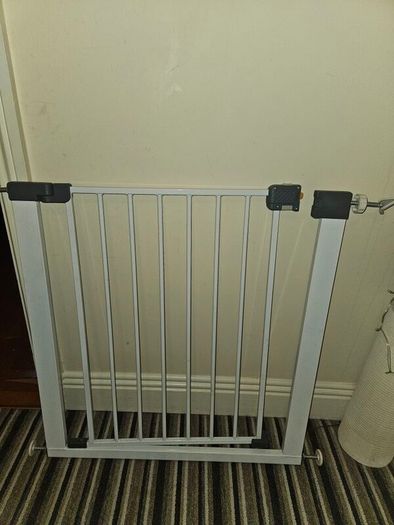 2 baby gates