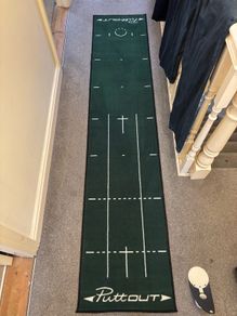 Puttout Golf Mat & trainer stone