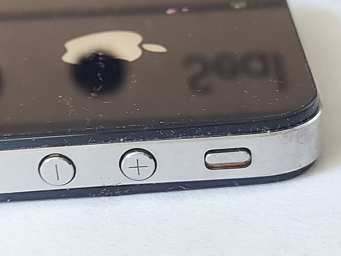 Apple Iphone 4, 8GB, Vodafone Network, in excellent condition and working Great