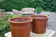 Set of 2 garden pots