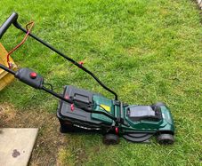 Cordless lawn mo Parkside