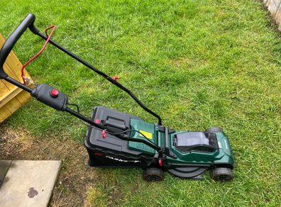Cordless lawn mo Parkside