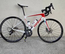 Giant road bike carbon