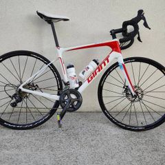Giant road bike carbon