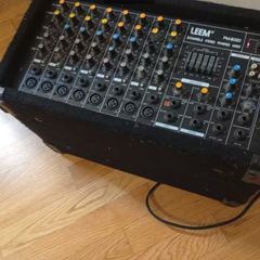 LEEM 8 channels stereo powered mixer