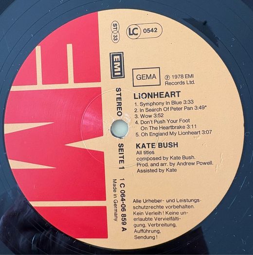 Kate Bush - Lionheart. German 1st pressing. Gatefold. Three copies for sale. Vinyl on all  looks unplayed. Cover on great shape.